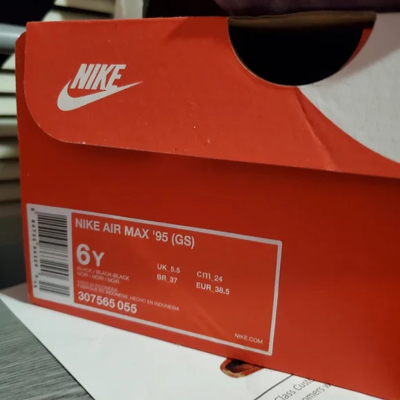 Nike Air Max '95 Shoes - Picture 3 of 10